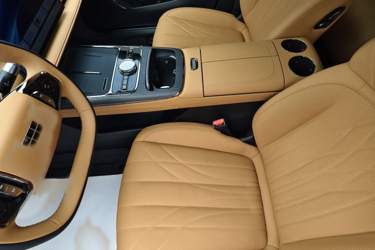 Used Geely Galaxy 8 2025 130km EM-i Deluxe Edition Interior 1