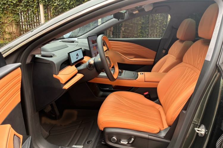 Used Geely Galaxy 8 2025 130km EM-i Flagship Edition Interior 10