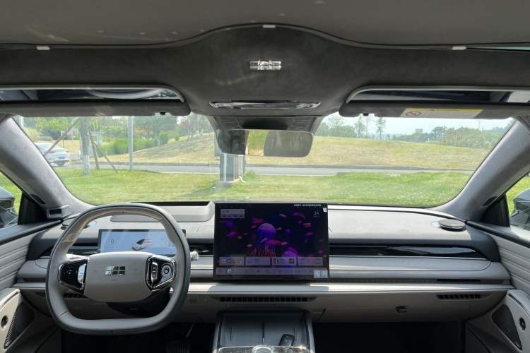 Used Geely Galaxy 8 2025 130km EM-P Starship Edition Interior 10