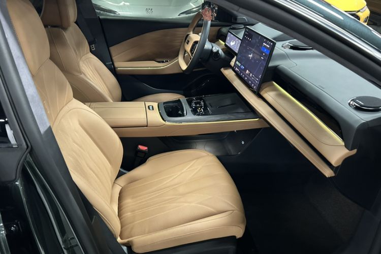 Used Geely Galaxy 8 2025 130km EM-P Starship Edition Interior 12