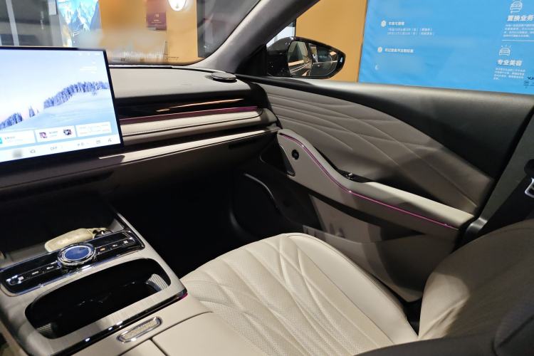 Used Geely Galaxy 8 2025 130km EM-P Starship Edition Interior 2