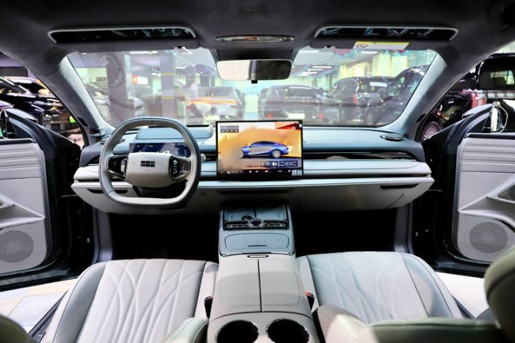 Used Geely Galaxy 8 2025 130km EM-P Starship Edition Interior 2