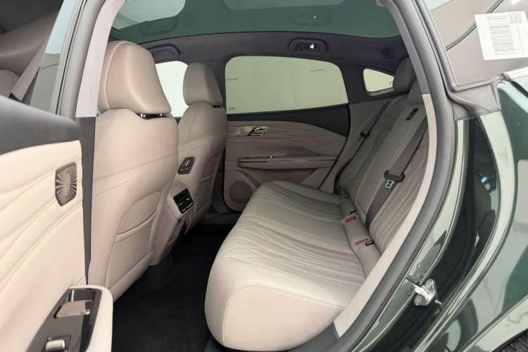 Used Geely Galaxy 8 2025 130km EM-P Starship Edition Interior 2