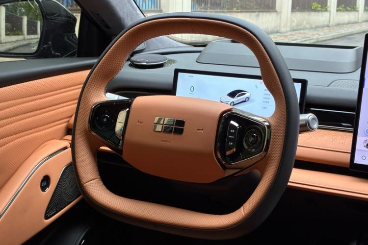 Used Geely Galaxy 8 2025 130km EM-i Flagship Edition Interior 3