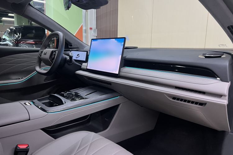 Used Geely Galaxy 8 2025 130km EM-P Starship Edition Interior 3