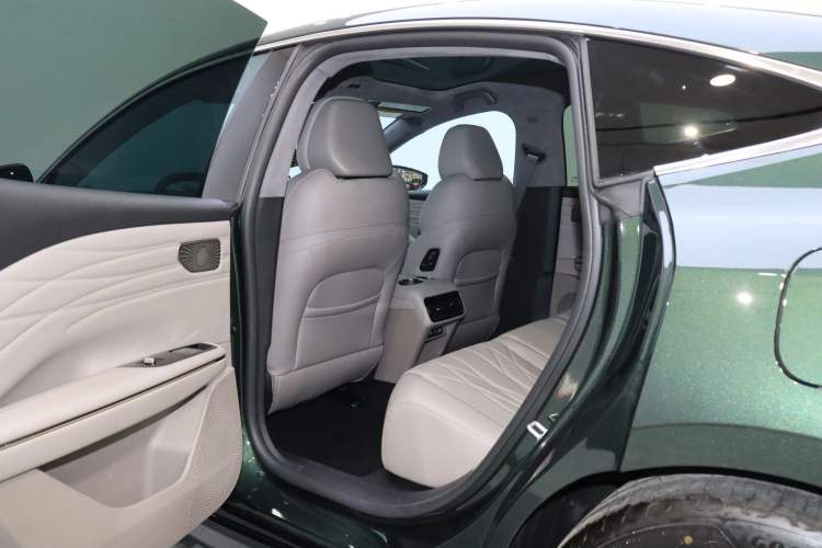 Used Geely Galaxy 8 2025 130km EM-P Starship Edition Interior 3