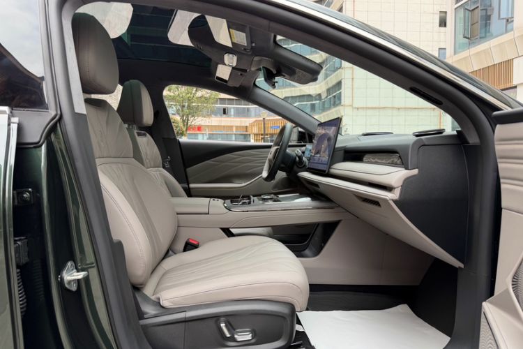 Used Geely Galaxy 8 2025 130km EM-P Starship Edition Interior 3
