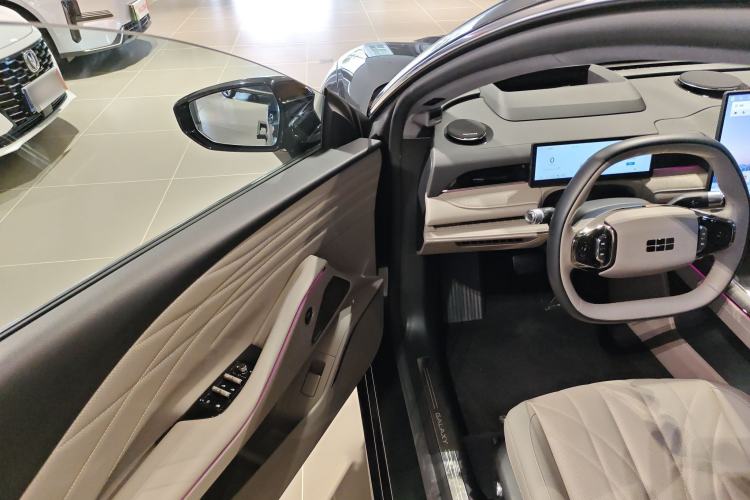 Used Geely Galaxy 8 2025 130km EM-P Starship Edition Interior 3