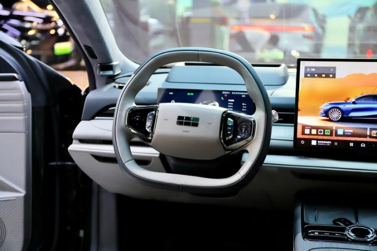 Used Geely Galaxy 8 2025 130km EM-P Starship Edition Interior 3