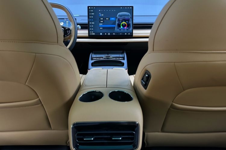 Used Geely Galaxy 8 2025 130km EM-i Deluxe Edition Interior 3