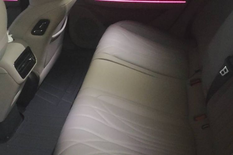 Used Geely Galaxy 8 2025 130km EM-i Deluxe Edition Interior 3