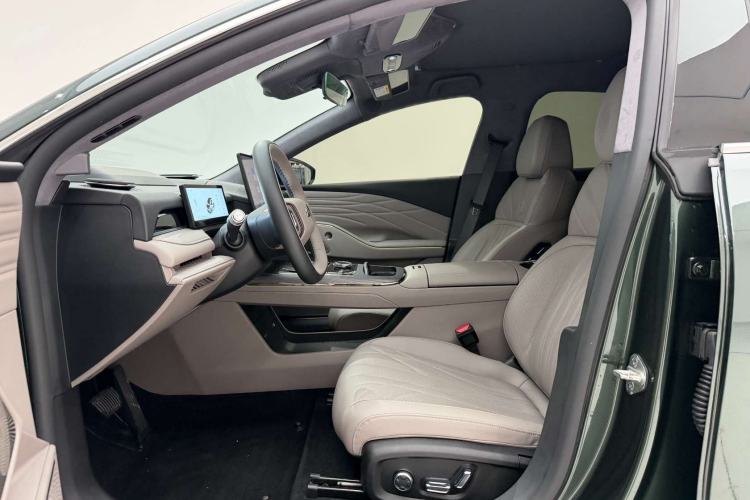 Used Geely Galaxy 8 2025 130km EM-P Starship Edition Interior 3