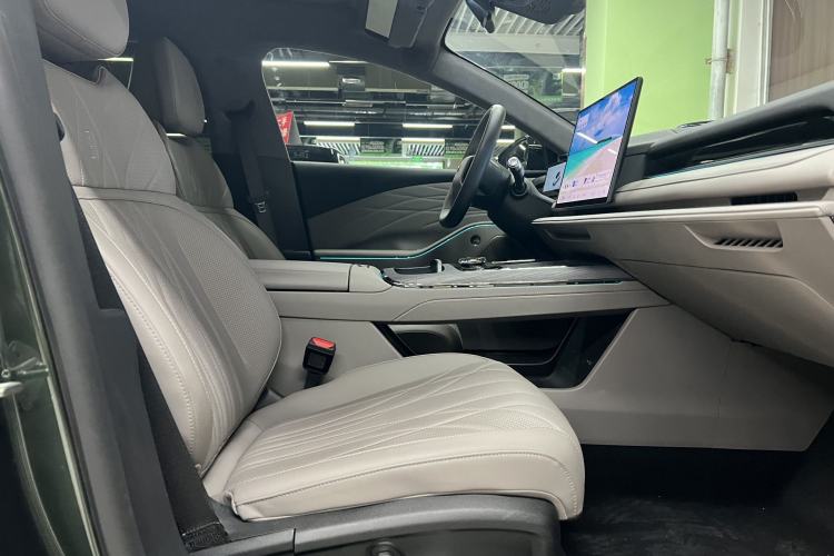 Used Geely Galaxy 8 2025 130km EM-P Starship Edition Interior 4