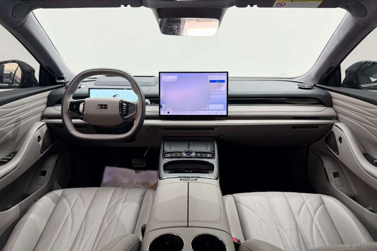 Used Geely Galaxy 8 2025 130km EM-P Starship Edition Interior 4
