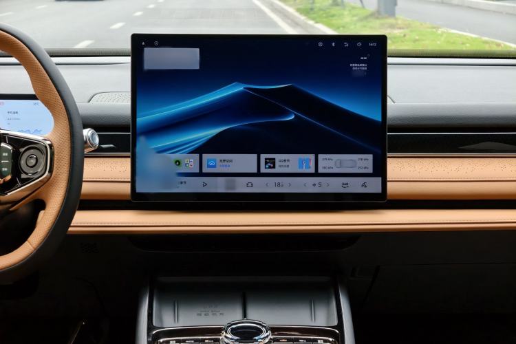 Used Geely Galaxy 8 2025 130km EM-i Deluxe Edition Interior 4