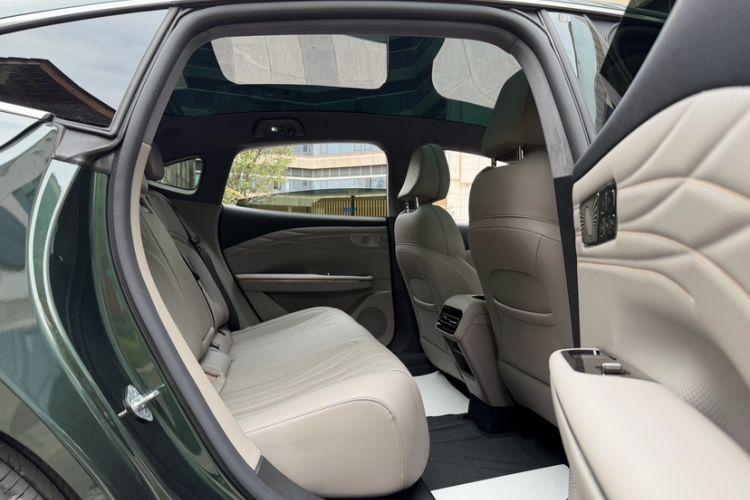 Used Geely Galaxy 8 2025 130km EM-P Starship Edition Interior 5