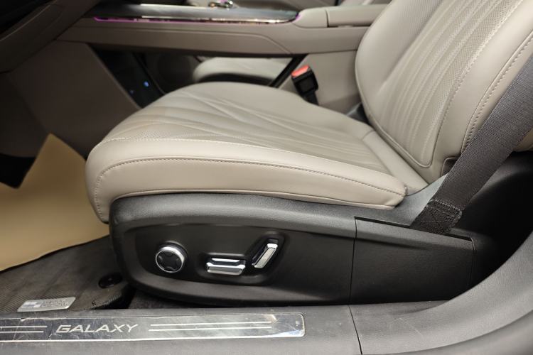 Used Geely Galaxy 8 2025 130km EM-P Starship Edition Interior 5