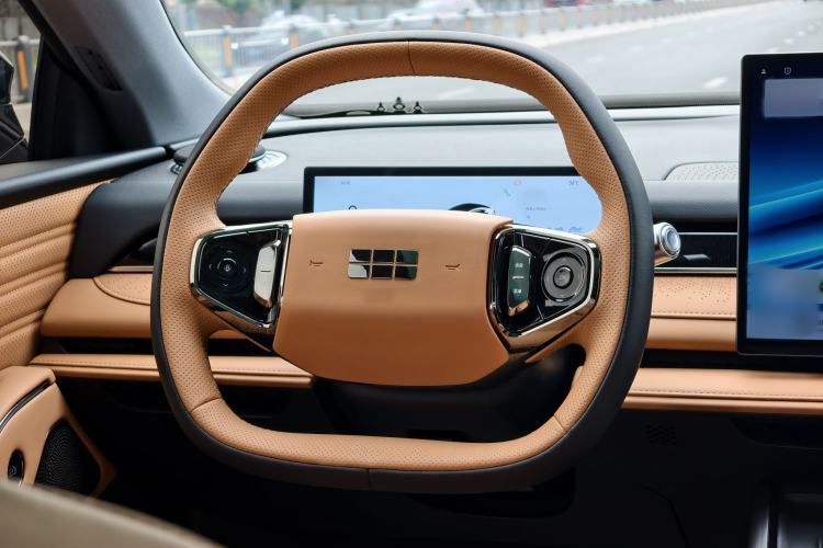 Used Geely Galaxy 8 2025 130km EM-i Deluxe Edition Interior 5