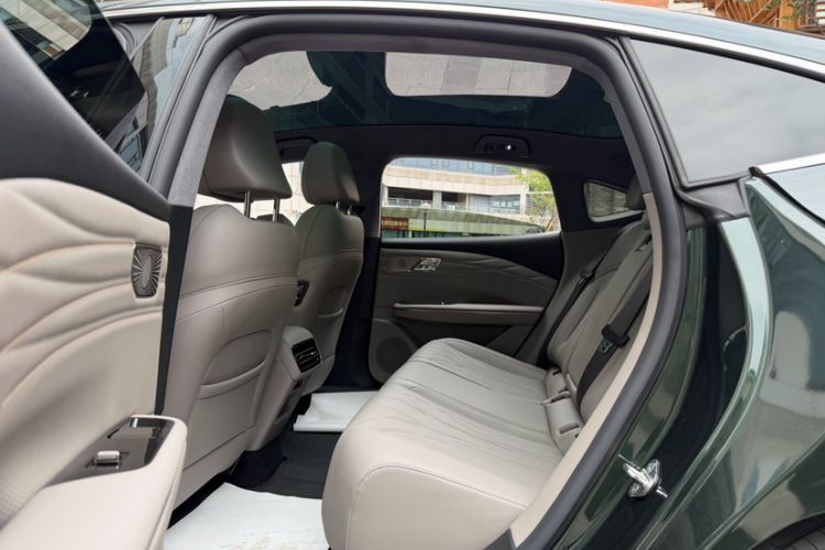 Used Geely Galaxy 8 2025 130km EM-P Starship Edition Interior 6