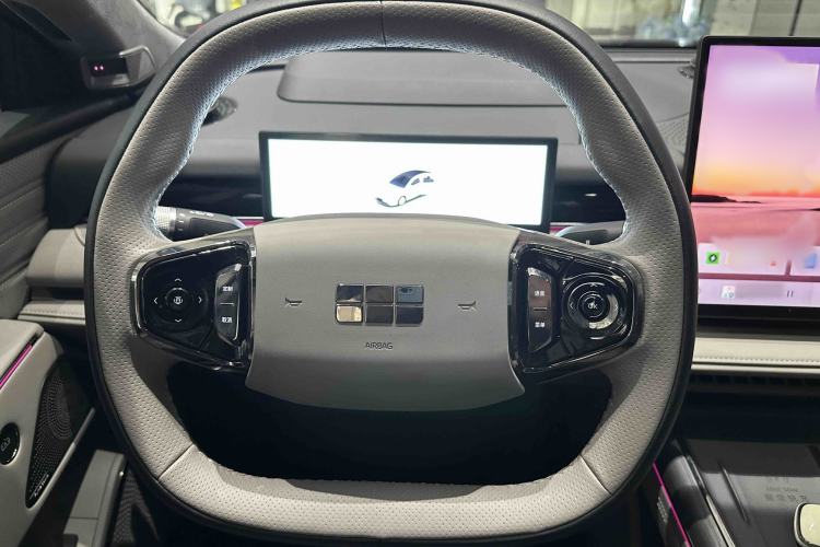 Used Geely Galaxy 8 2025 130km EM-i Flagship Edition Interior 6