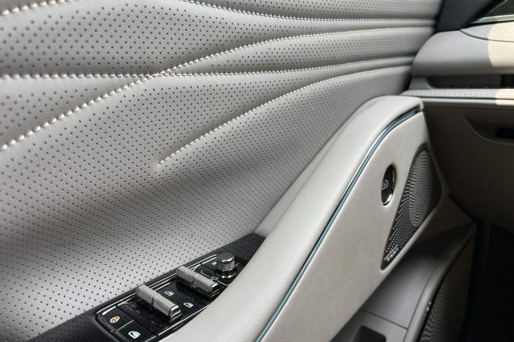 Used Geely Galaxy 8 2025 130km EM-P Starship Edition Interior 7