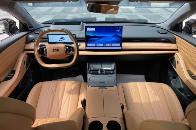 Used Geely Galaxy 8 2025 130km EM-P Starship Edition Interior 8
