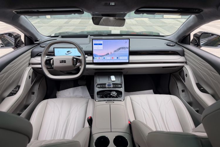 Used Geely Galaxy 8 2025 130km EM-P Starship Edition Interior 8