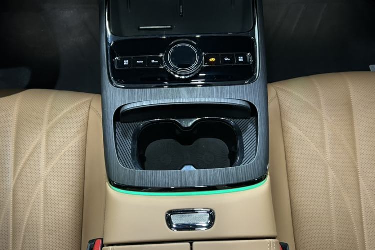 Used Geely Galaxy 8 2025 130km EM-P Starship Edition Interior 8
