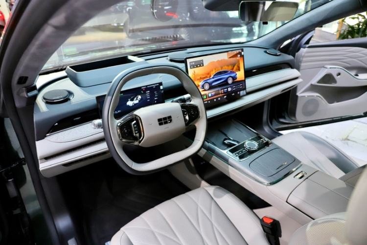 Used Geely Galaxy 8 2025 130km EM-P Starship Edition Interior 8