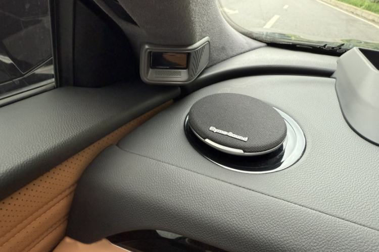 Used Geely Galaxy 8 2025 130km EM-P Starship Edition Interior 9