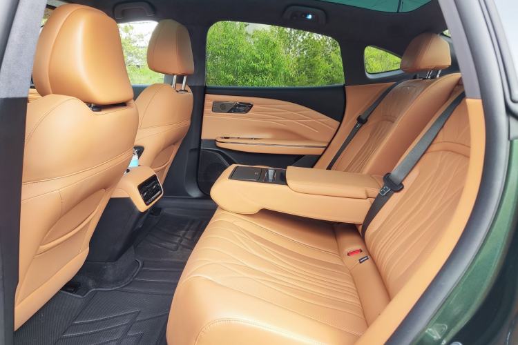 Used Geely Galaxy 8 2025 130km EM-P Starship Edition Interior 9