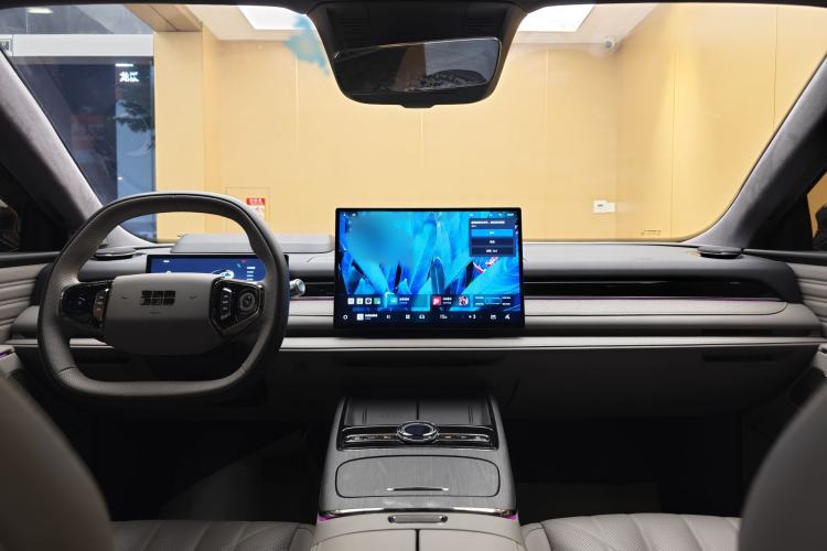 Used Geely Galaxy 8 2025 130km EM-P Starship Edition Interior 9