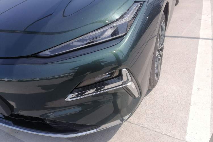 Used Geely Galaxy 8 2025 130km EM-P Starship Edition