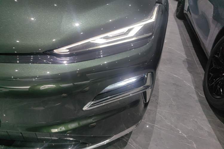 Used Geely Galaxy 8 2025 130km EM-i Deluxe Edition Left Front Headlight