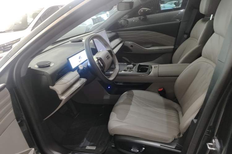 Used Geely Galaxy 8 2025 130km EM-i Deluxe Edition Left Front Seat