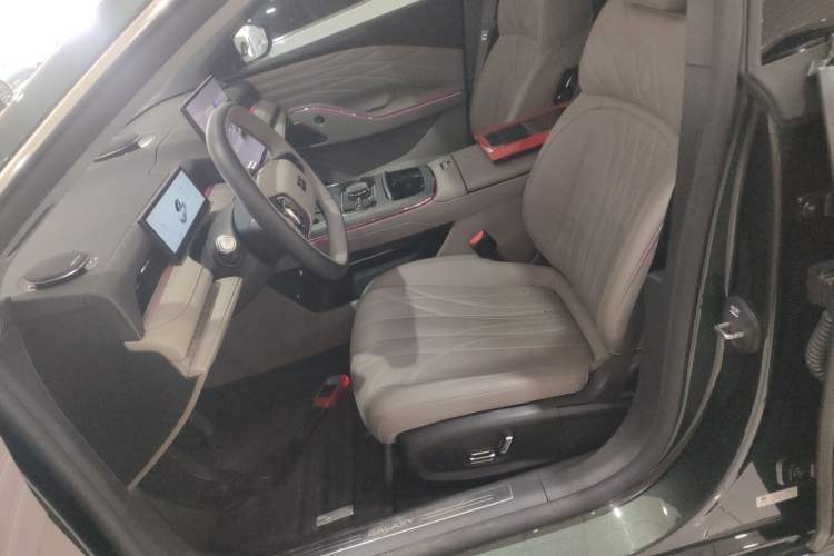 Used Geely Galaxy 8 2025 130km EM-i Deluxe Edition Left Front Seat