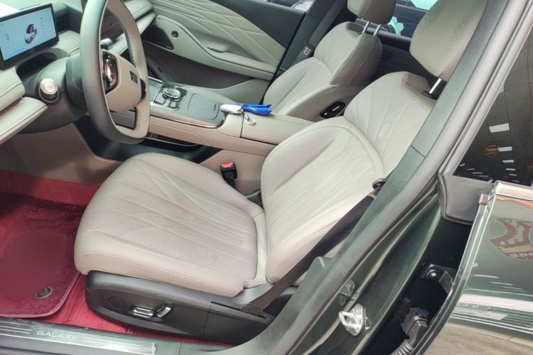 Used Geely Galaxy 8 2025 130km EM-i Prestige Edition Left Front Seat