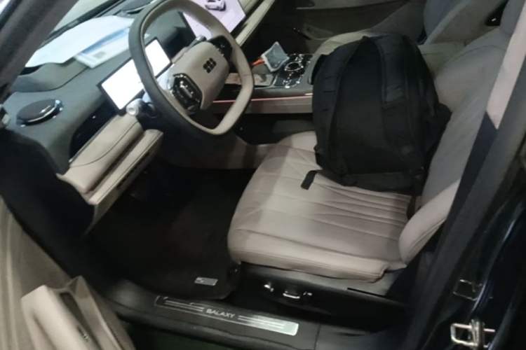 Used Geely Galaxy 8 2025 130km EM-P Starship Edition Left Front Seat