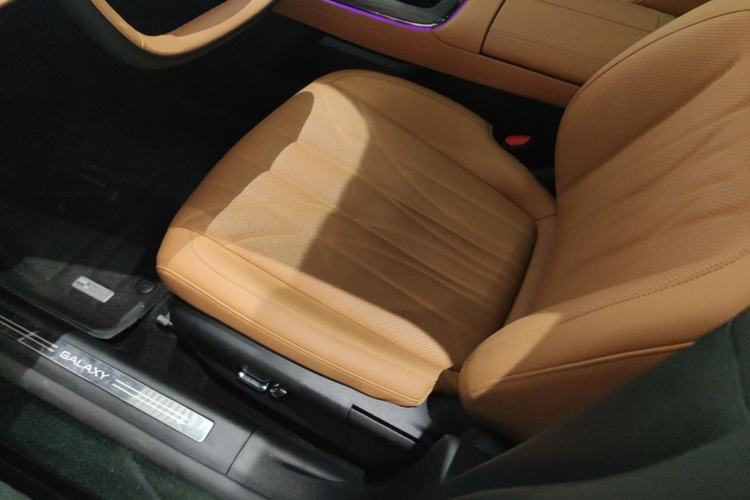 Used Geely Galaxy 8 2025 130km EM-i Deluxe Edition Left Front Seat