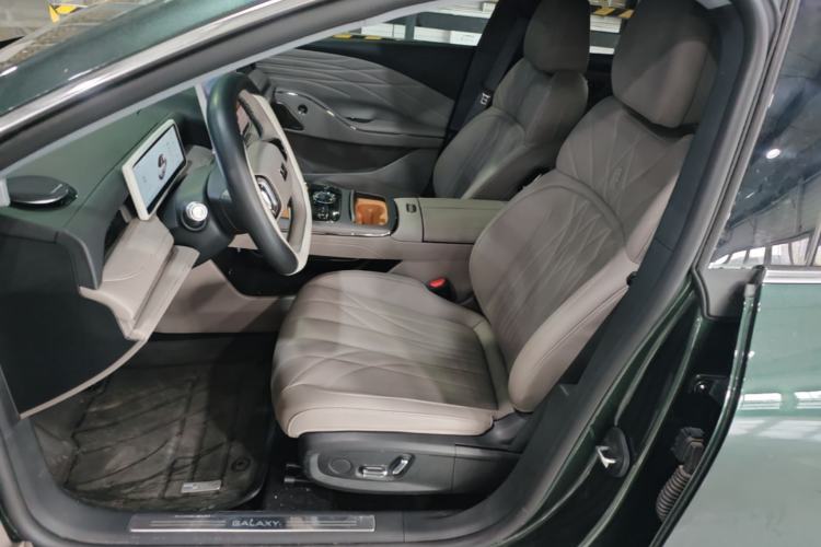 Used Geely Galaxy 8 2025 130km EM-i Prestige Edition Left Front Seat