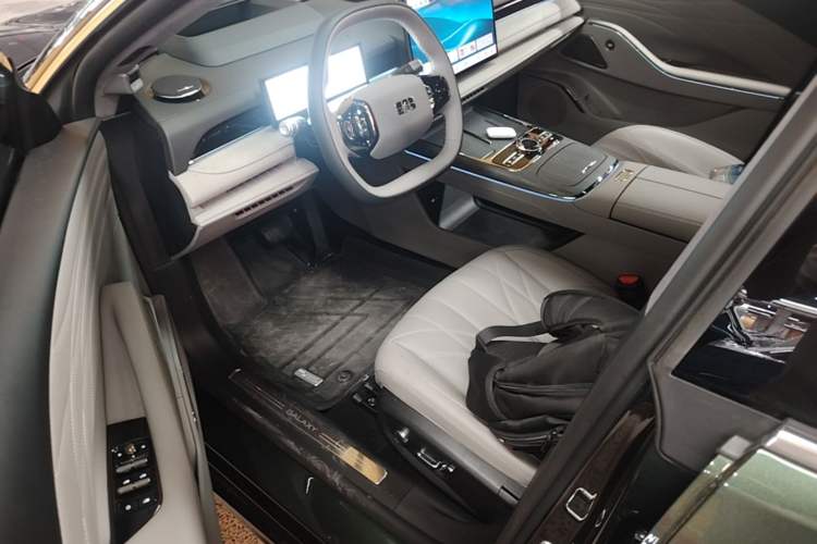 Used Geely Galaxy 8 2025 130km EM-i Flagship Edition Left Front Seat