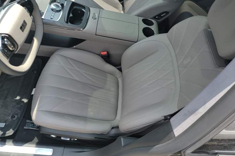 Used Geely Galaxy 8 2025 130km EM-P Starship Edition Left Front Seat