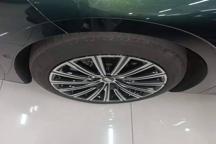 Used Geely Galaxy 8 2025 130km EM-P Starship Edition Left Front Wheel Hub