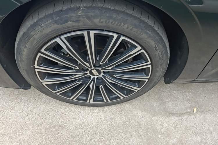 Used Geely Galaxy 8 2025 130km EM-P Starship Edition Left Front Wheel Hub