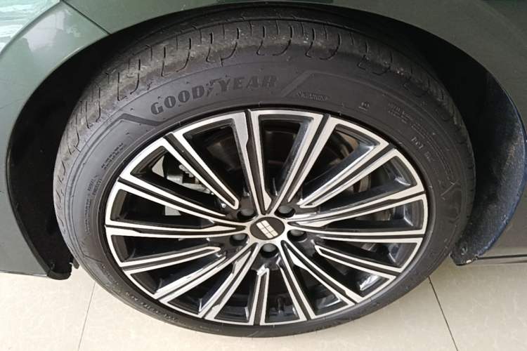 Used Geely Galaxy 8 2025 130km EM-P Starship Edition Left Front Wheel Hub