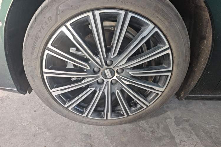 Used Geely Galaxy 8 2025 130km EM-P Starship Edition Left Front Wheel Hub