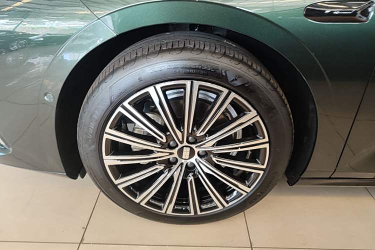 Used Geely Galaxy 8 2025 130km EM-P Starship Edition Left Front Wheel Hub