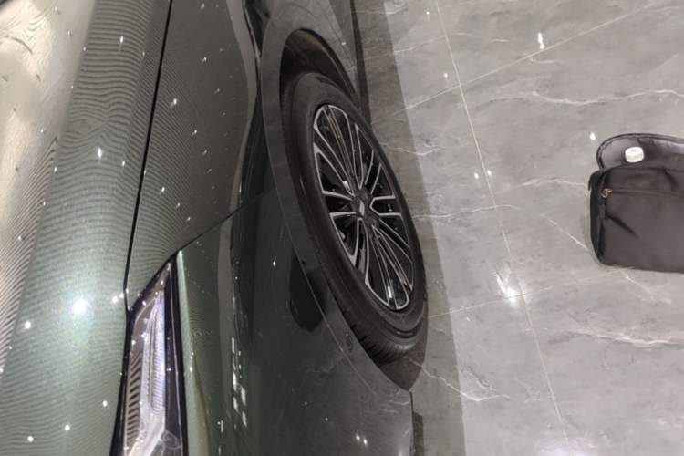 Used Geely Galaxy 8 2025 130km EM-i Deluxe Edition Left Front Wheel Hub