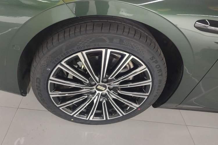 Used Geely Galaxy 8 2025 130km EM-P Starship Edition Left Front Wheel Hub