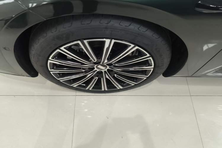 Used Geely Galaxy 8 2025 130km EM-P Starship Edition Left Front Wheel Hub